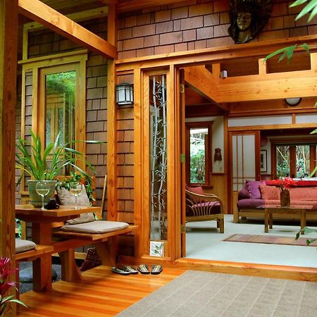 Volcano Rainforest Retreat Bed & Breakfast Exterior photo